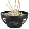 Unheimliche Bonbonschüssel Mit Sich Bewegender Knochenhand -Halloween Geschaft creppy bonbonschuessel mit skeletthand creppy candy bowl with moving skeleton hand halloween deko 54123 01